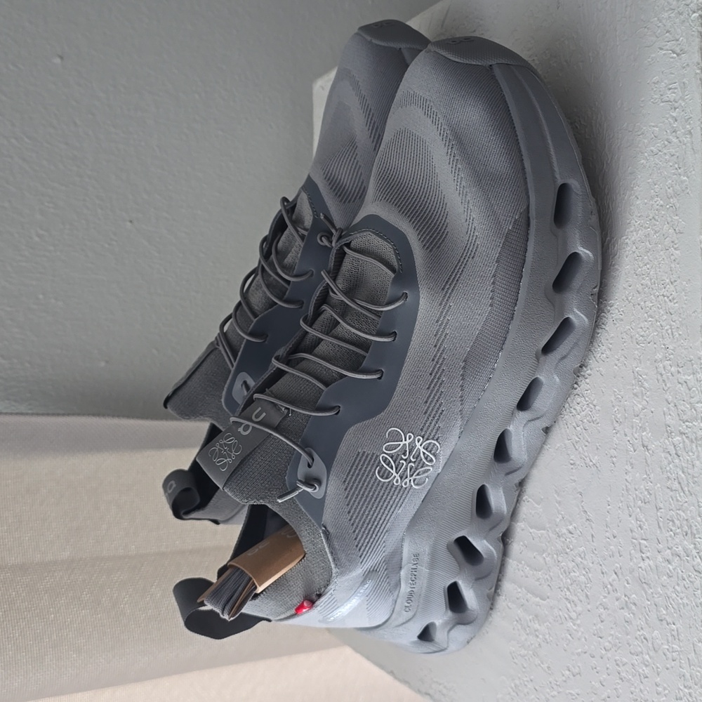 Pre owned On Cloud x Loewe Cloudtilt Anagram Logo Sneakers
